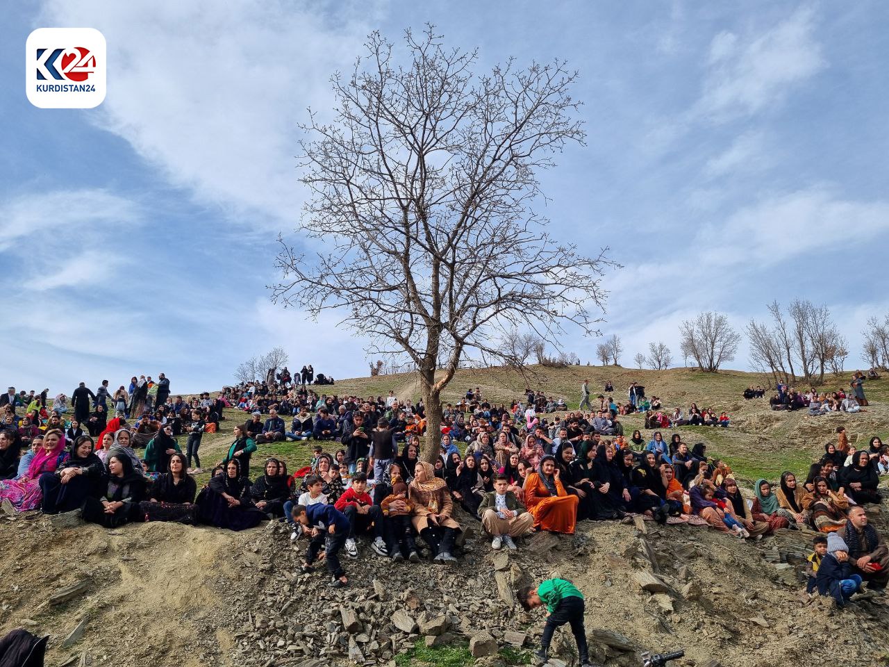 Cejna B&ecirc;lindaney&ecirc; li gund&ecirc; Helw&ecirc; y&ecirc; gir&ecirc;day&icirc; bajar&ecirc; Serdeşt&ecirc; li devera Mukriyan